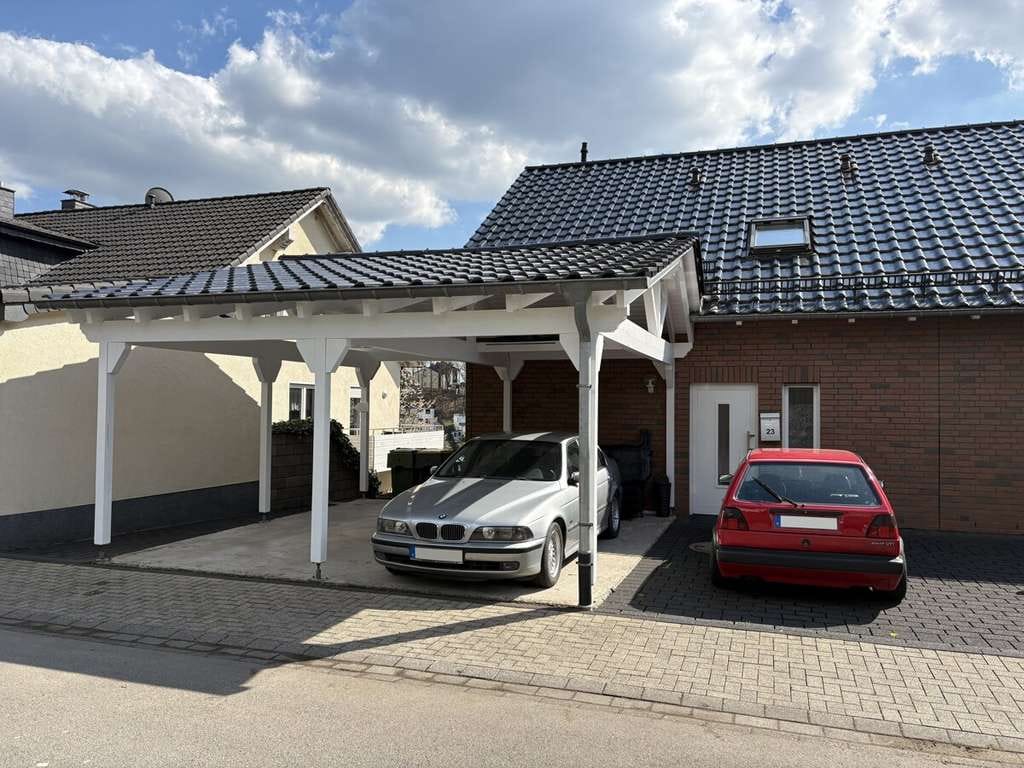 Immobilie in Meinerzhagen - VR Immo: Vermietete Doppelhaushälfte mit zwei Einheiten in bester Lage - Bild 1