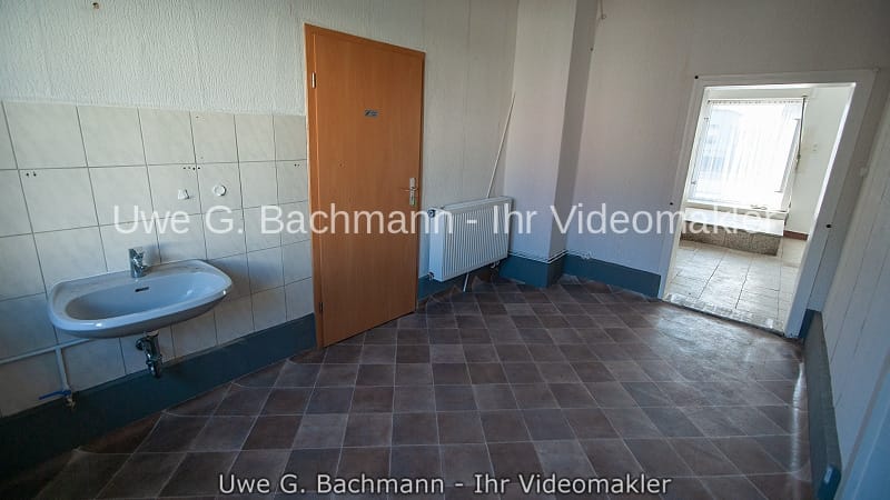 Immobilie in Rüdersdorf bei Berlin - Rüdersdorf bei Berlin OT Hennickendorf: Modernisierungs- bzw. Sanierungsobjekt mit 5 Zimmern - UWE G. BACHMANN - Bild 4