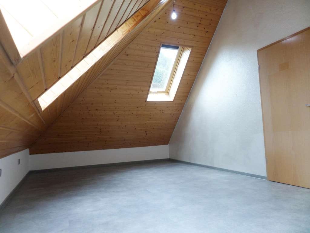 Immobilie in Hausen im Wiesental - Traumhafte Maisonette-Wohnung mit besten Aussichten, 3,5 Zimmer, neuwertige EBK und Tiefgarage  - Bild 3