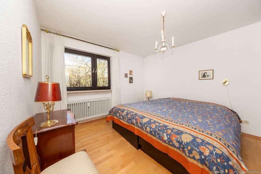 Immobilie in Gräfelfing - Gräfelfing: Familientraum im Grünen - DHH mit flexibl. Nutzungsmöglichkeiten, grünem Garten & Garage - Bild 4