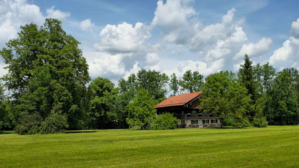 Immobilie in Gaißach - Historisches traumhaft schönes Bauernhaus - Ein Juwel im Oberland  - Bild 1