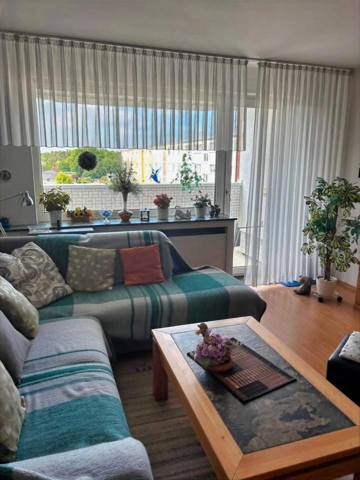 Immobilie in Herten - * * * Ob erste eigene Wohnung oder Kapitalanlage * * * Schöne Etagenwohnung mit Aufzug, Loggia und Garage - Bild 0