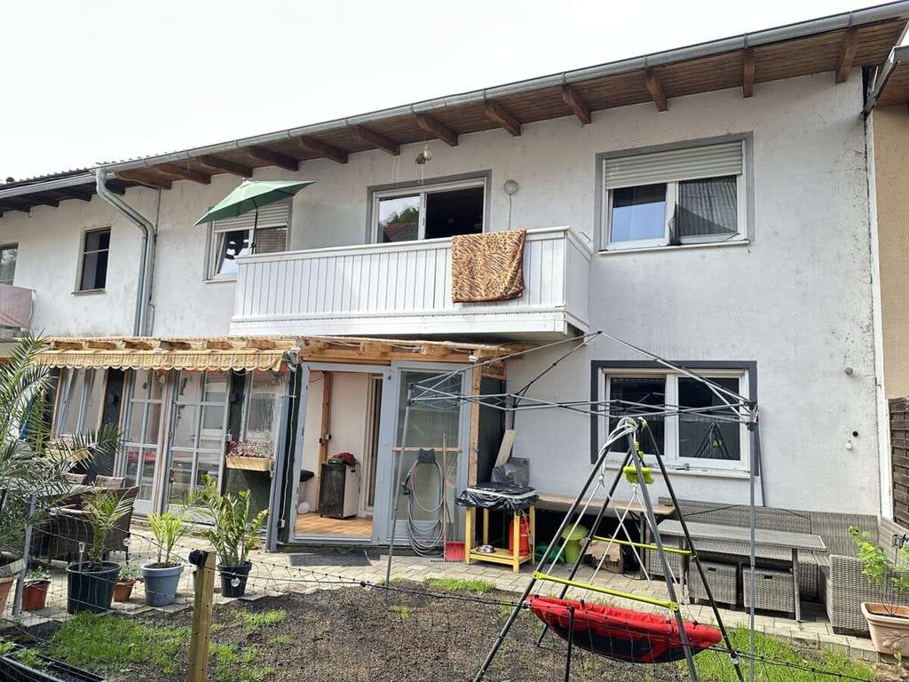 Immobilie in Winzer - Markt Winzer - 5,4% Kapitalanlage: Vermietetes Reihenhaus m. 220 m2 Wohnfläche in zentraler Lage - Bild 1