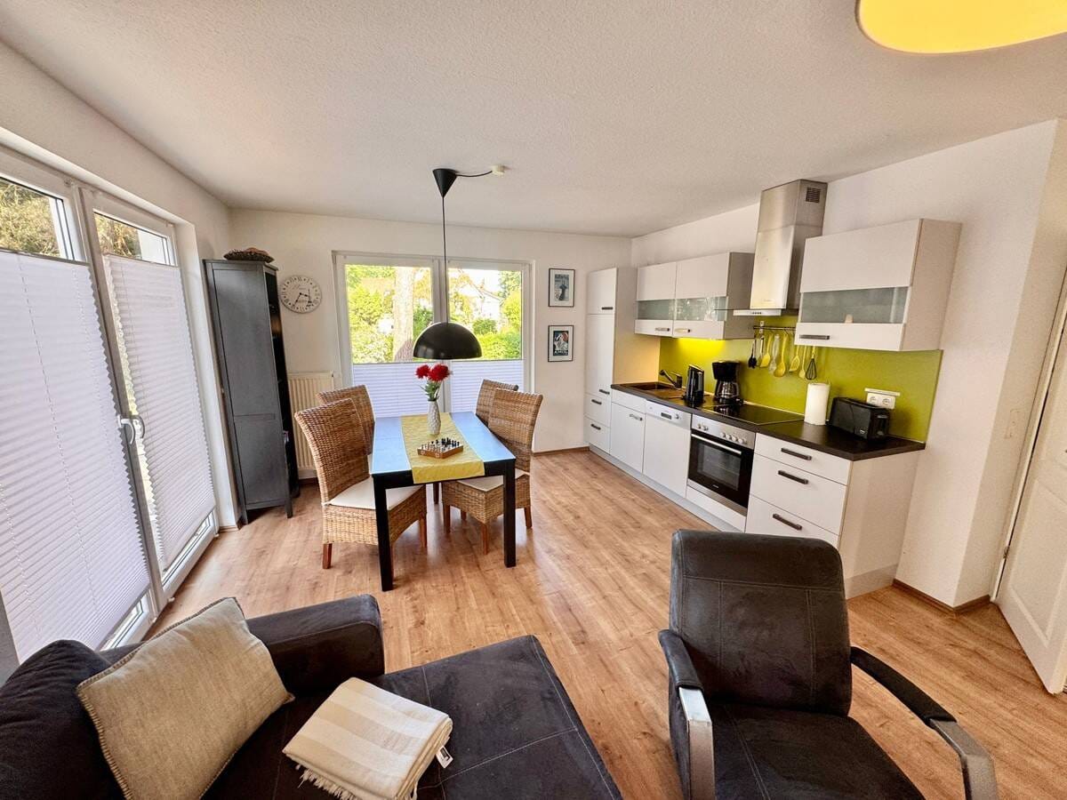 Immobilie in Bollewick - HORN IMMOBILIEN ++ Röbel an der Müritz Ferienhaus mit 2 Wohnungen, 2x Kamin und 2x Sauna + Einbauk. - Bild 2