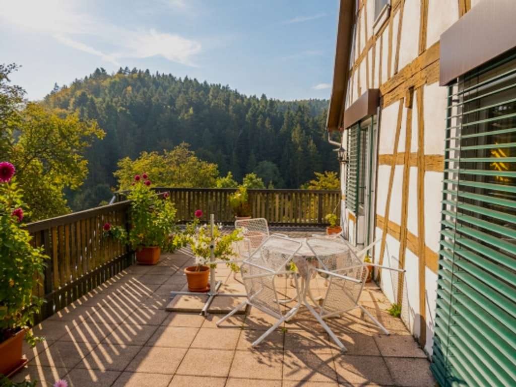 Immobilie in Sulzbach an der Murr - Gepflegte Doppelhaushälfte mit ca. 300 m² Wohn-/Nutzfläche und Grundstück mit über 2000m² - Bild 4