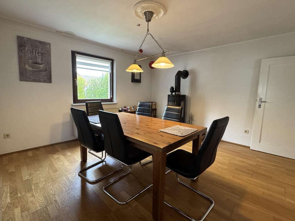 Immobilie in Neckargerach - Gepflegtes Einfamilienhaus mit gemütlichem Grundstück in Neckarkatzenbach - Bild 1