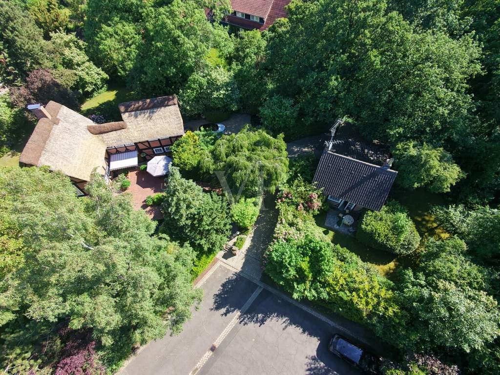 Immobilie in Wienhausen - Reetgedecktes Fachwerkhaus mit Geschichte und Gästehaus - Bild 2