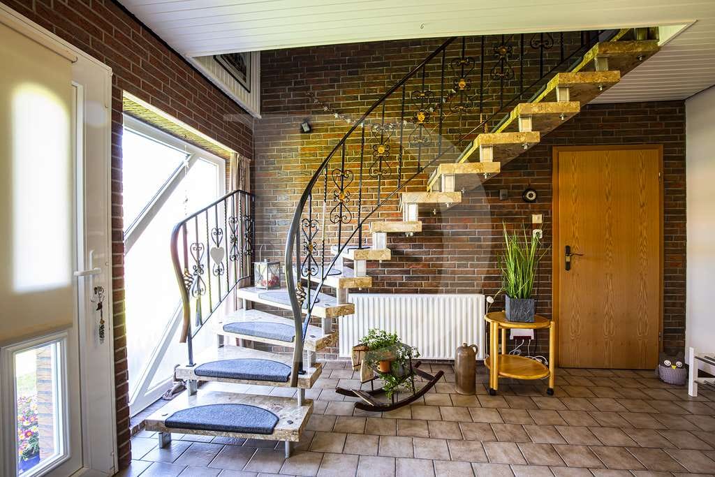 Immobilie in Westerholt - Gepflegte Immobilie mit gemütlichem Wohnambiente und moderner Heiztechnik - Bild 1
