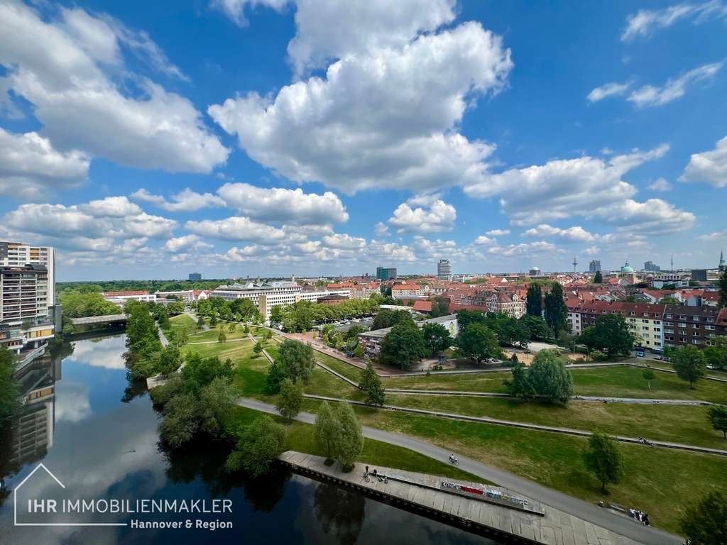 Immobilie in Hannover - Maisonette über den Dächern von Hannover – 206 m² mit Sauna, Atriumterrasse & Panoramablick - Bild 2