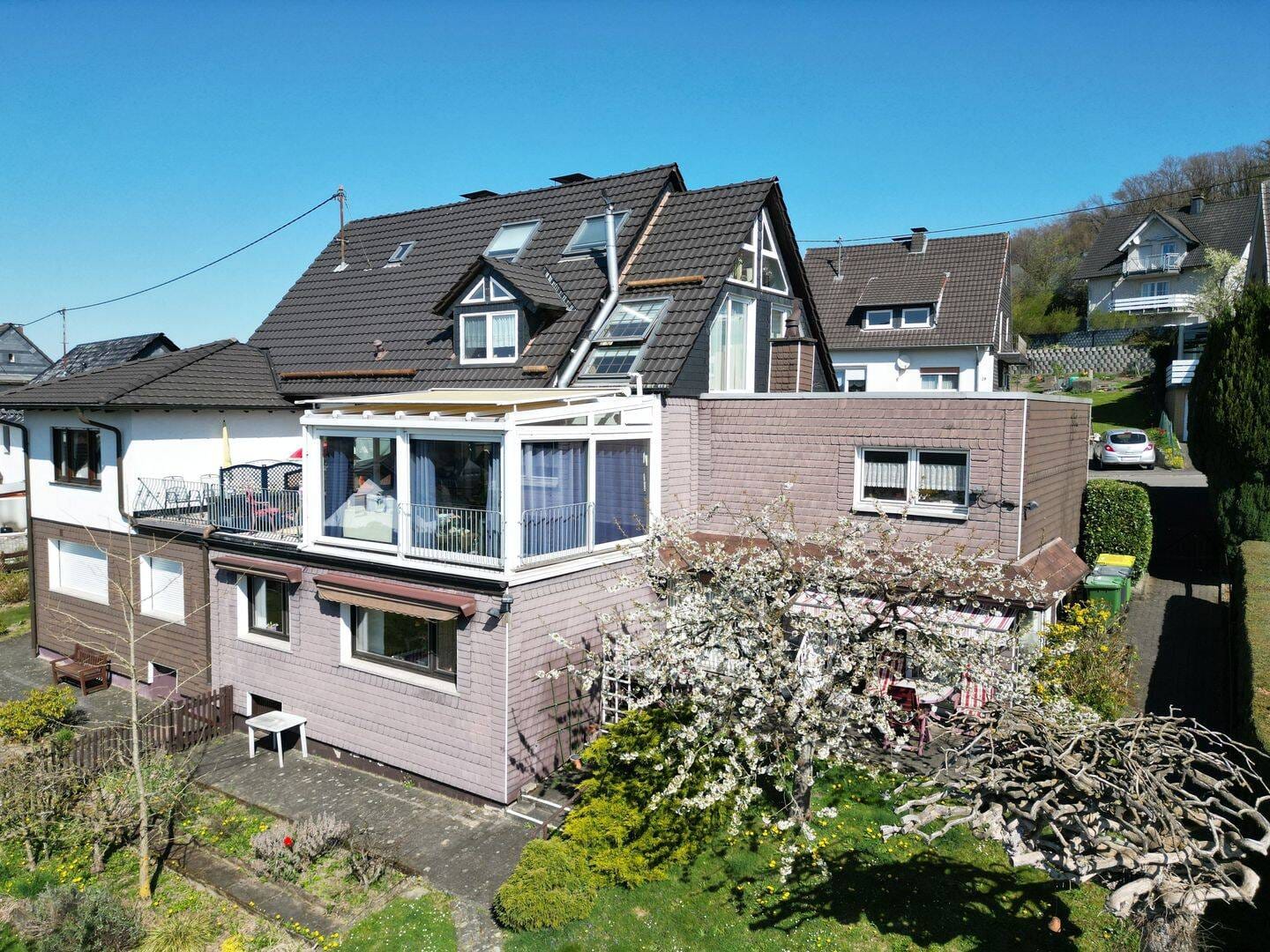 Immobilie in Reichshof - Exklusives Ein- bzw. Zweifamilienhaus in Traumlage von Reichshof-Eckenhagen - Bild 3