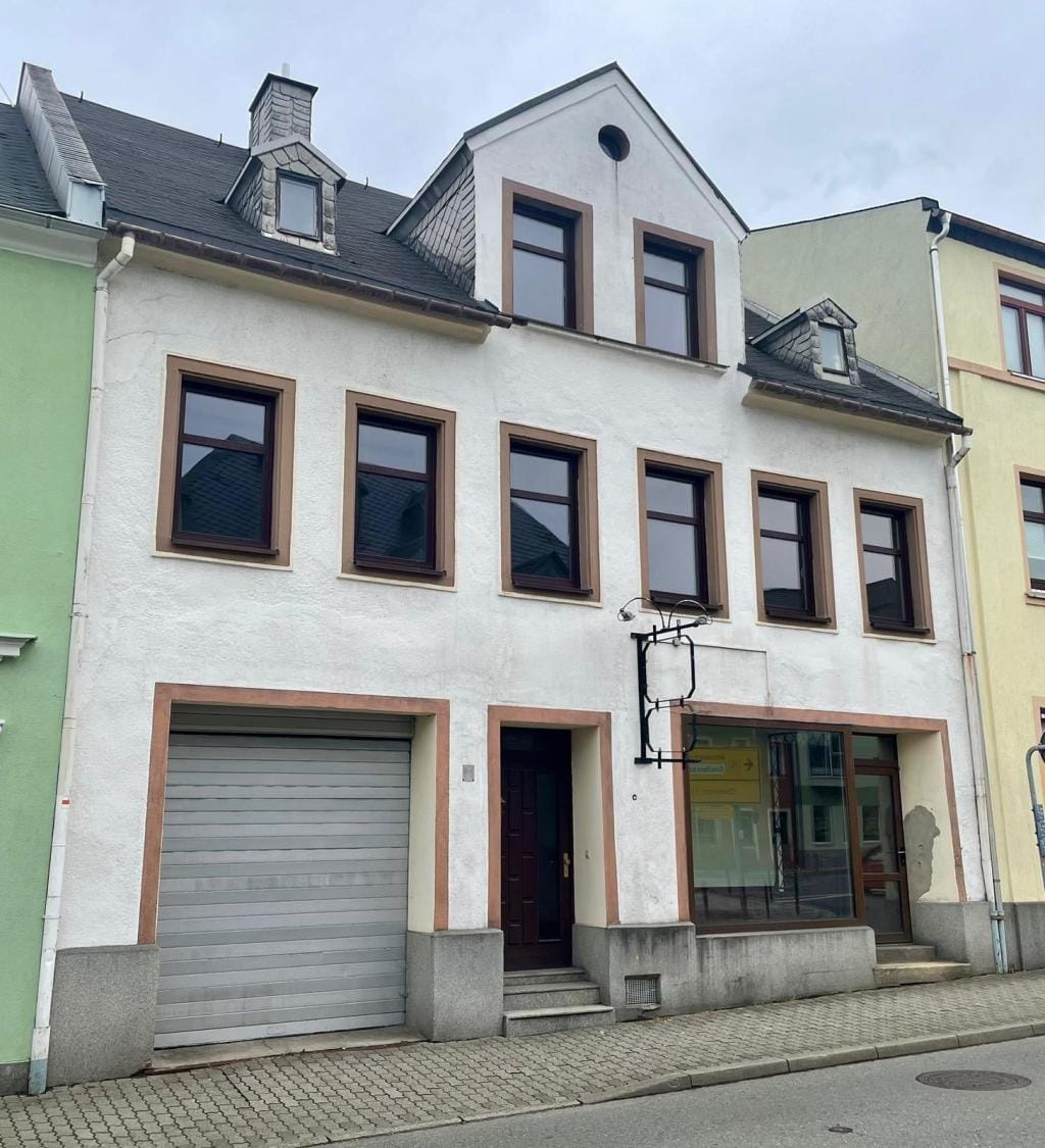 Immobilie in Ehrenfriedersdorf - Reihenhaus mit Gewerbefläche zentral am Markt - Bild 1