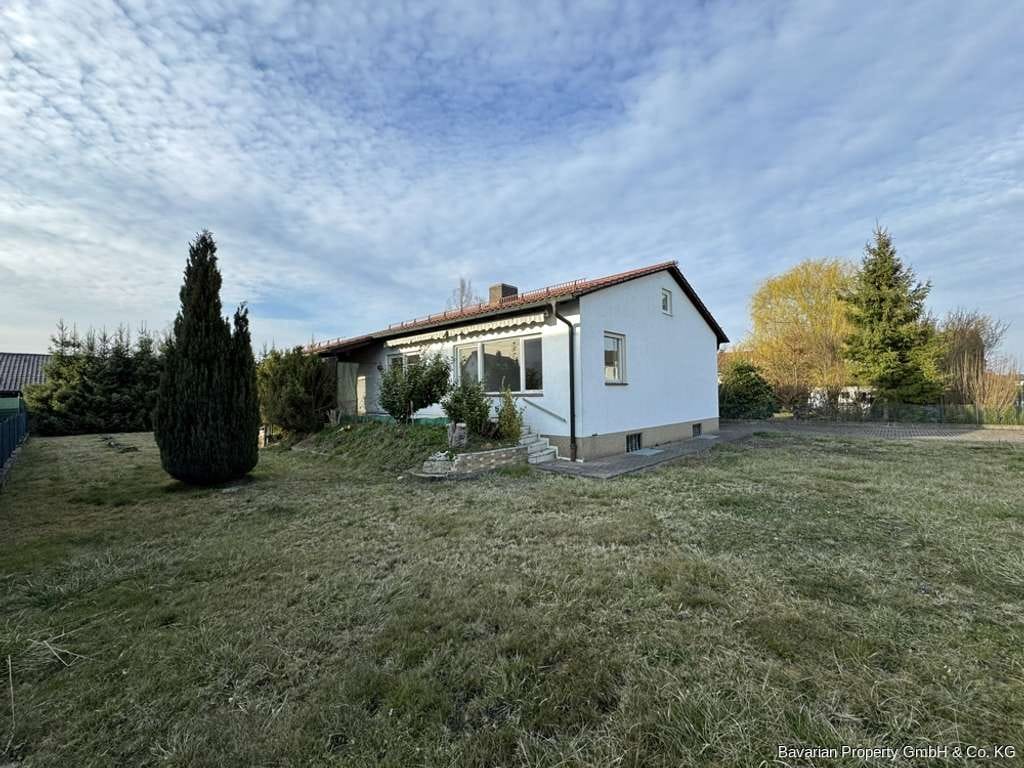 Immobilie in Geiselhöring - Bungalow mit großem Grundstück in ruhiger Lage von Geiselhöring - Bild 0