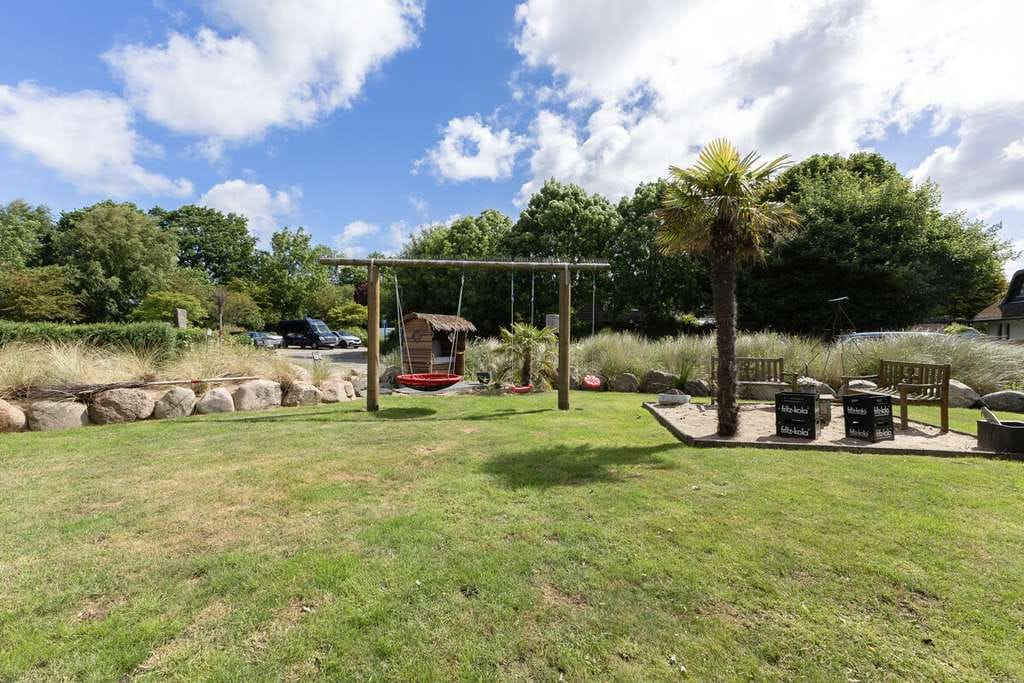 Immobilie in Büsumer Deichhausen - Herzensheim für große Träume – XXL-Haus mit Traumgarten & Wintergarten - Bild 2