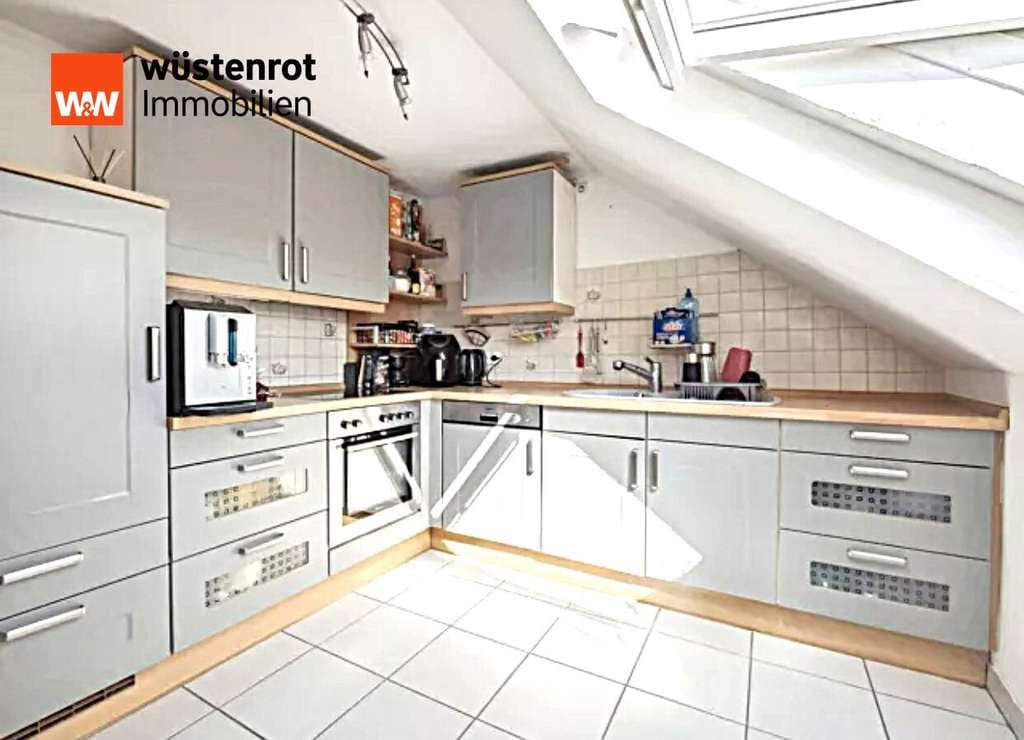Immobilie in Werl - Kapitalanlage oder Selbstnutzung -über den Dächern von Werl - 65m² DG- 2,5 Z. m. Balkon u. Stellpl. - Bild 1