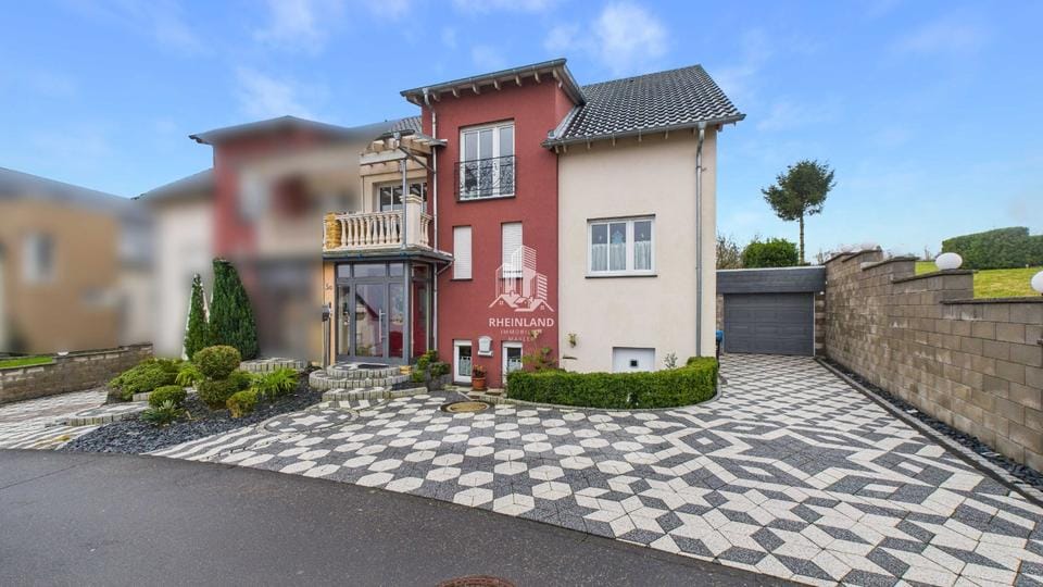 Immobilie in Brecht - Einzigartige Doppelhaushälfte mit exzellenter energetischer Substanz & Einliegerwohnung - Bild 0