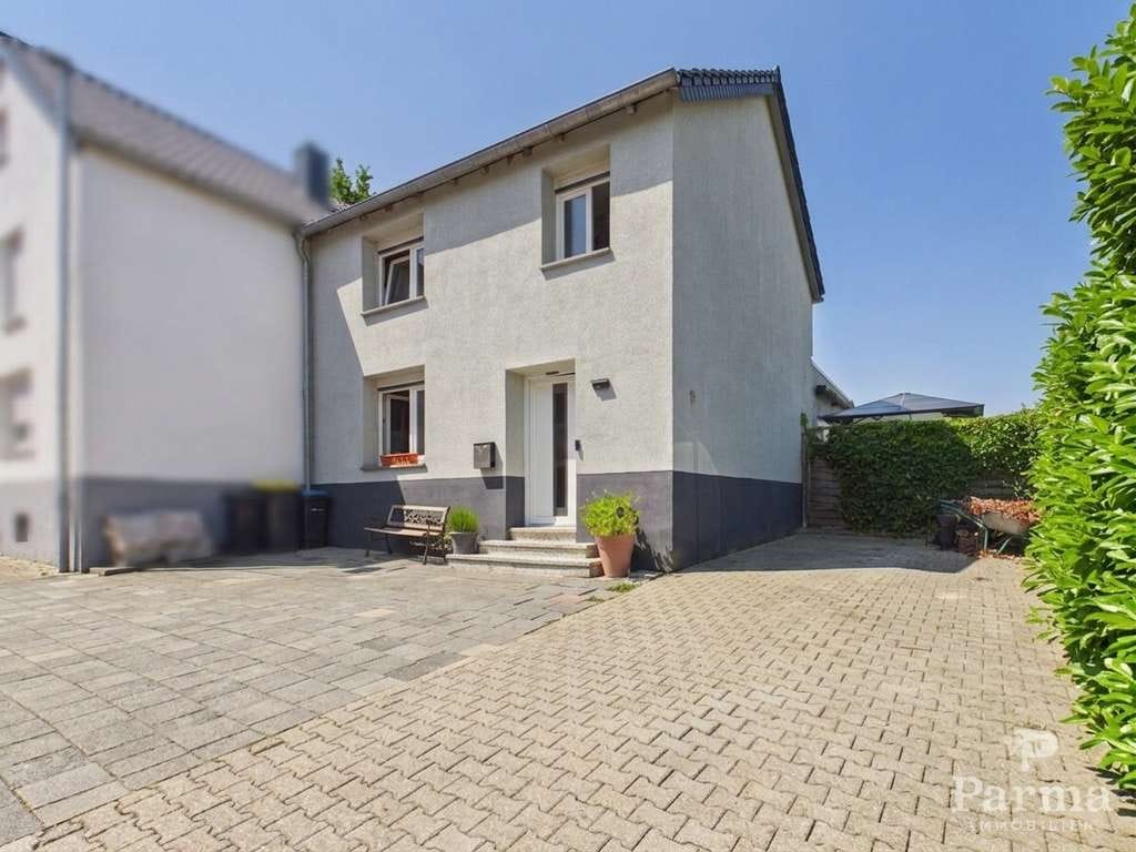 Immobilie in Linnich - Solides Einfamilienhaus mit Freiplatz in ländlicher Lage von Linnich - Bild 0
