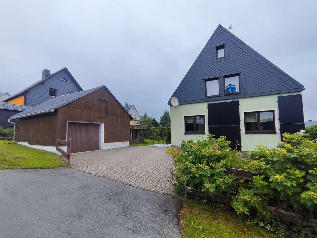 Immobilie in Jöhstadt - Ein attraktives Zuhause für alle, die ein solides Eigenheim mit modernisierter Haustechnik suchen - Bild 0