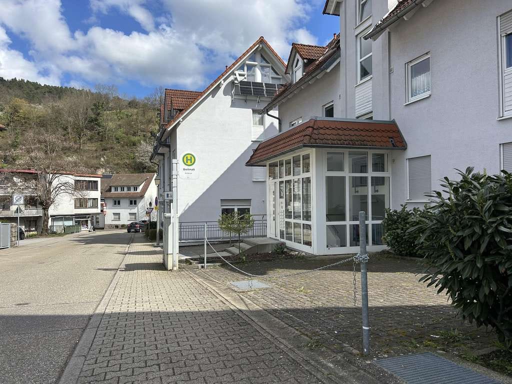 Immobilie in Bühlertal - Flexible Wohnung mit 153 m²
9 Zimmer | 1. Obergeschoss  | Bühlertal - Bild 2