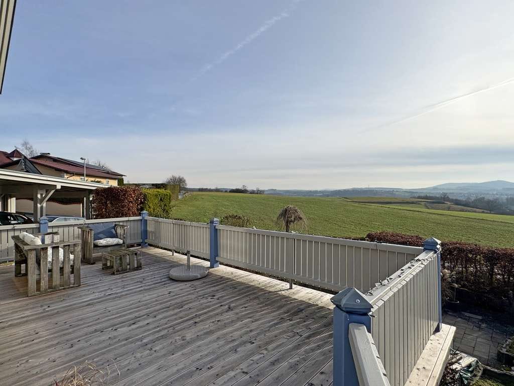 Immobilie in Untersiemau - Ein Architektur-Unikat: Individuelles Passivhaus mit ikonischem Sechseck-Dach - Bild 2