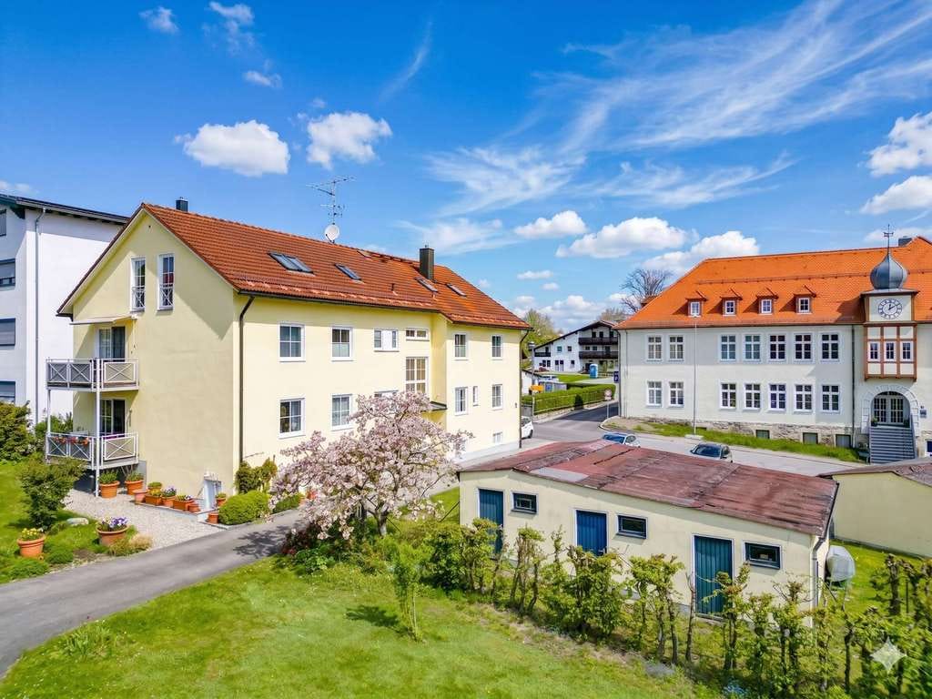 Immobilie in Spiegelau - knapp 5,3 % Bruttorendite - gepflegtes Mehrfamilienhaus mit Mietsteigerungspotenzial - Bild 0