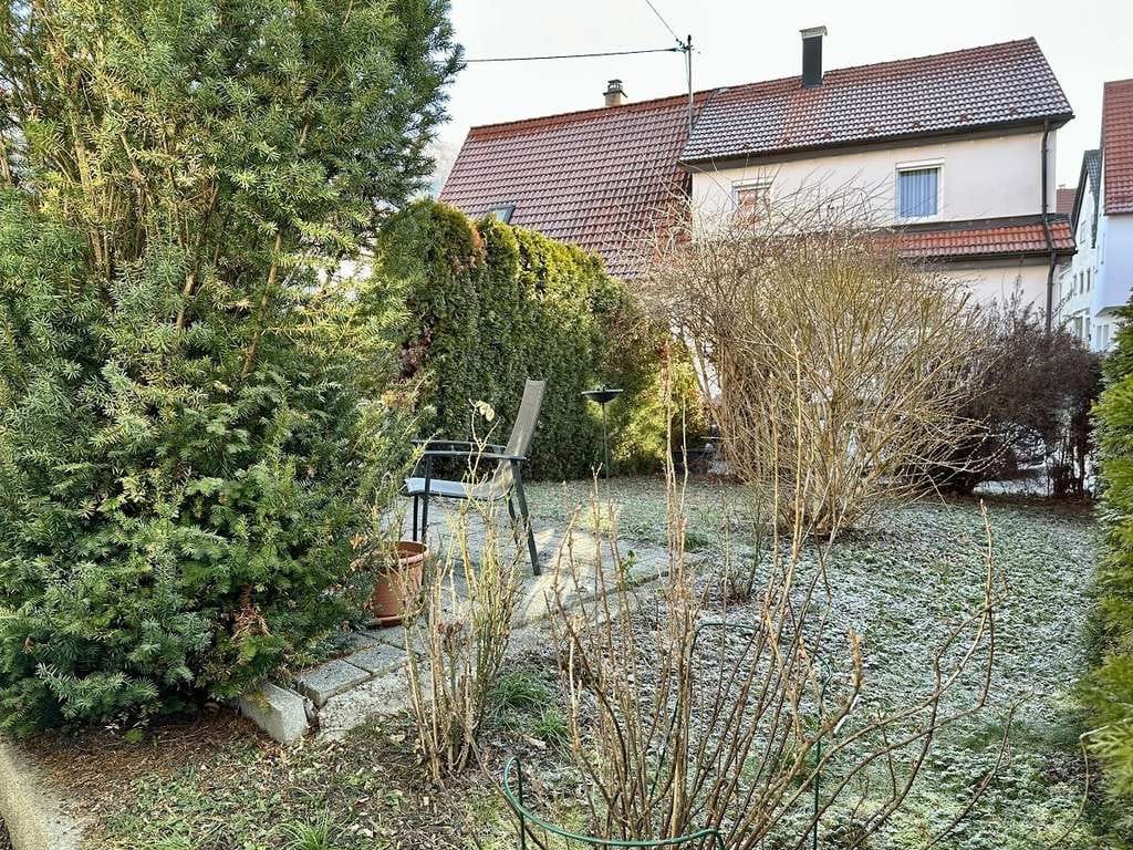 Immobilie in Beuren - Charmantes Wohnhaus mit kleinem Gärtle
 - Bild 3