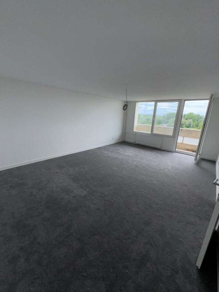 Immobilie in Bergisch Gladbach - 2 Zimmer mit Stellplatz in Bergisch Gladbach-Gronau - Bild 1