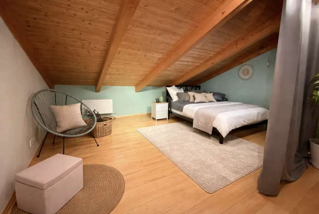 Immobilie in Garmisch-Partenkirchen - Gelgenheit in Garmisch, komplettes DG mit 2 Balkonen - Erbpacht - Bild 2