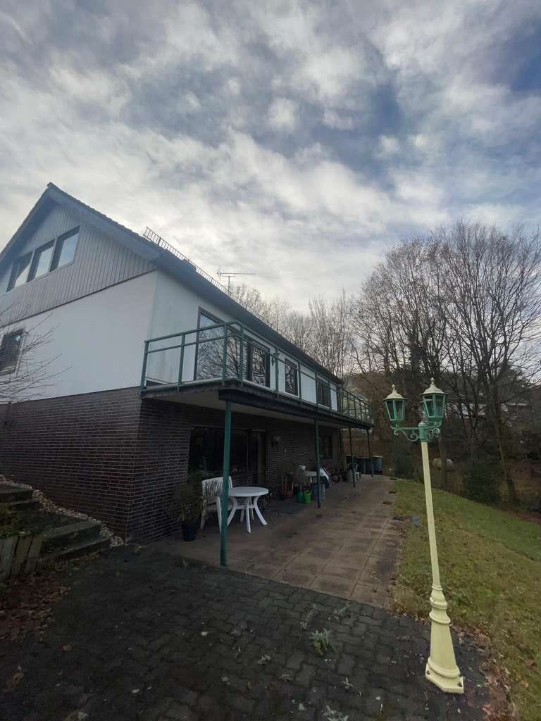 Immobilie in Nümbrecht - Großzügiges Einfamilienhaus mit Einliegerwohnung und traumhaftem Garten in Nümbrecht-Breunfeld! - Bild 2
