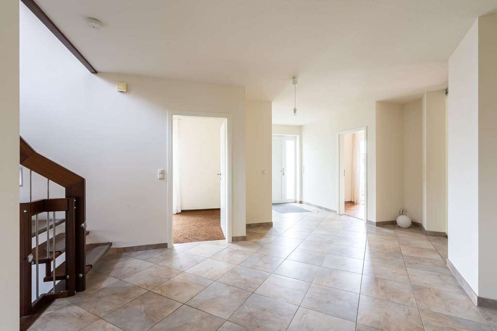 Immobilie in Rastede - Großzügiges Einfamilienhaus auf Erbbaurechtsgrundstück, Obj. 9866 - Bild 2