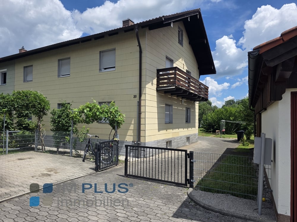 Immobilie in Rosenheim - Mehrfamilienhaus mit guter Rendite von 5,15% in guter Lage von Rosenheim - Bild 0