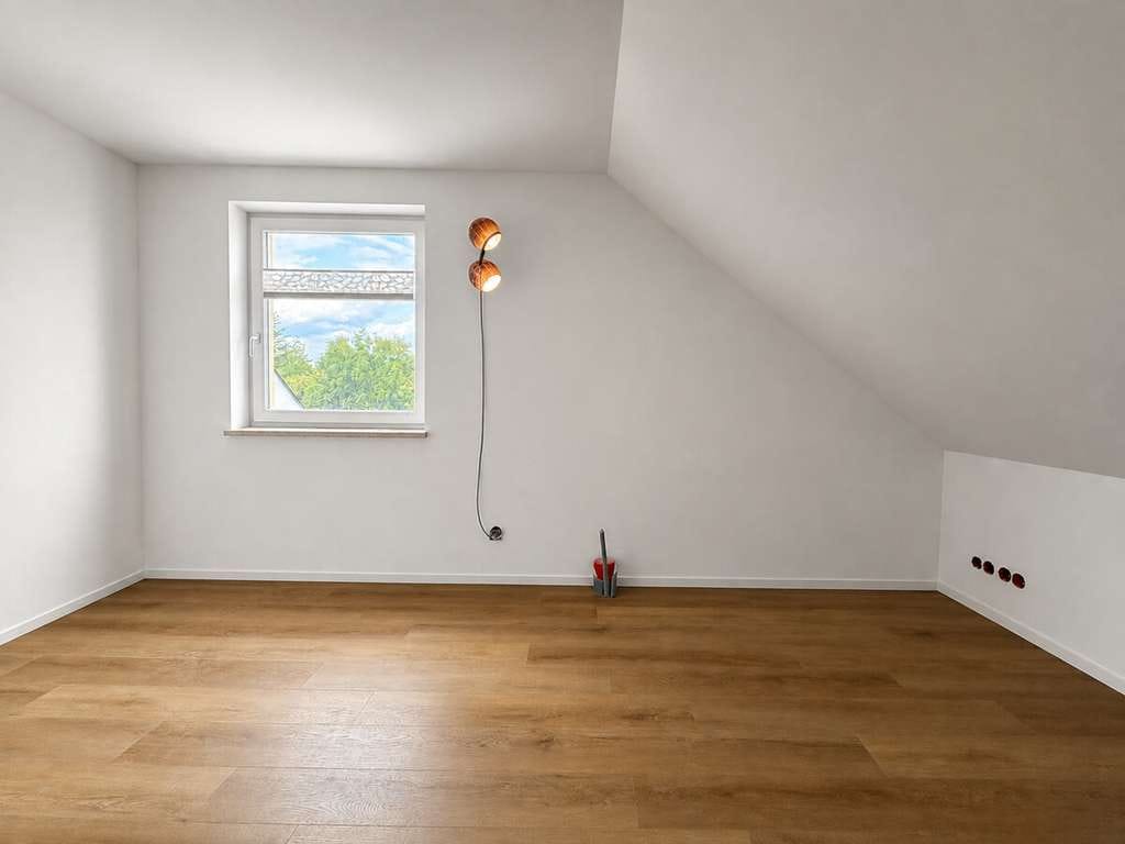 Immobilie in Großmehring - Hochwertig sanierte Dachgeschosswohnung – Erstbezug nach Sanierung - Bild 3