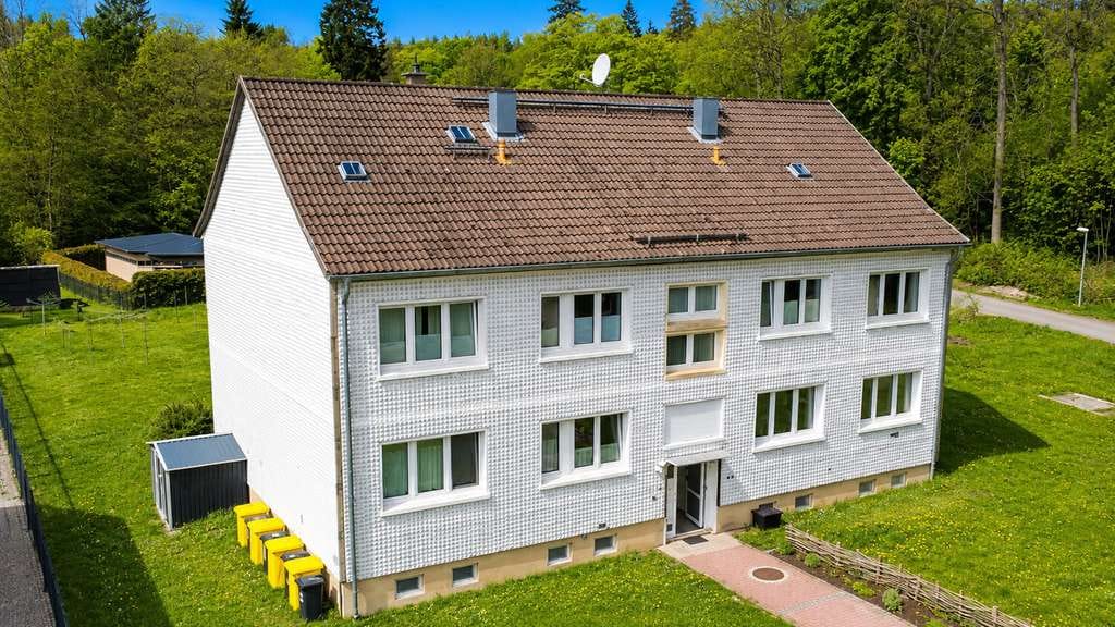 Immobilie in Oberharz am Brocken - Voll vermietetes Mehrfamilienhaus mit 5 Wohneinheiten im Zentrum des Oberharz / OT Elend - Bild 1