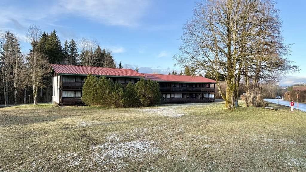 Immobilie in Siegsdorf - Idylle pur! Modernisiertes Ferienappartement
im Ferienpark VORAUF
83313 Siegsdorf, Kiefernstraße 1 - Bild 3