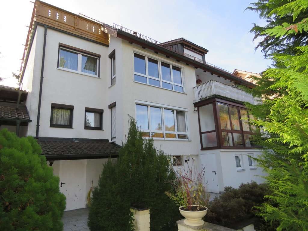 Immobilie in Deggendorf - Einfamilienhaus mit Einliegerwohnung in ruhiger Aussichtslage am Stadtrand von Deggendorf/Kohlberg - Bild 1
