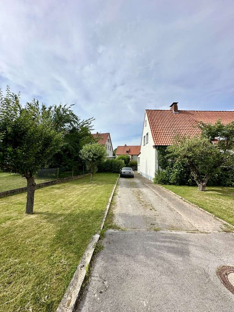 Immobilie in Salzhemmendorf - Günstiges Haus mit fünf Zimmern im Grünen in Hemmendorf - Bild 0