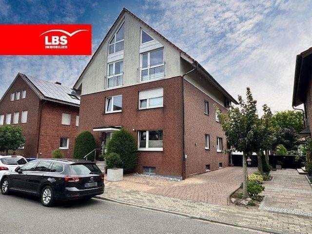 Immobilie in Ahlen - Attraktives Dreifamilienhaus mit großem Grundstück in ruhiger Wohnlage ! - Bild 0