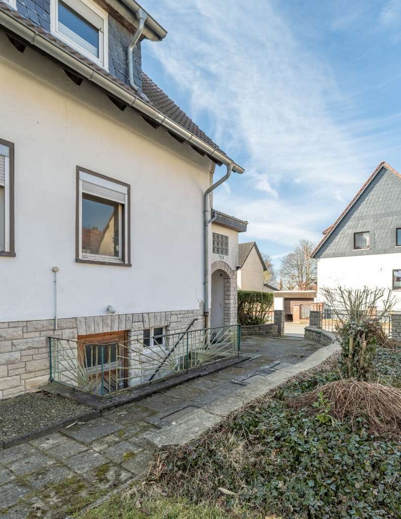 Immobilie in Haverlah - Zweifamilienhaus mit Potenzial auf großem Grundstück in Haverlah - Bild 1