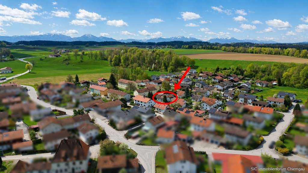Immobilie in Altenmarkt an der Alz - Gelegenheit! Renovierungsbedürftiges Einfamilienhaus in ausgesprochen ruhiger Wohnlage von Altenmark - Bild 2