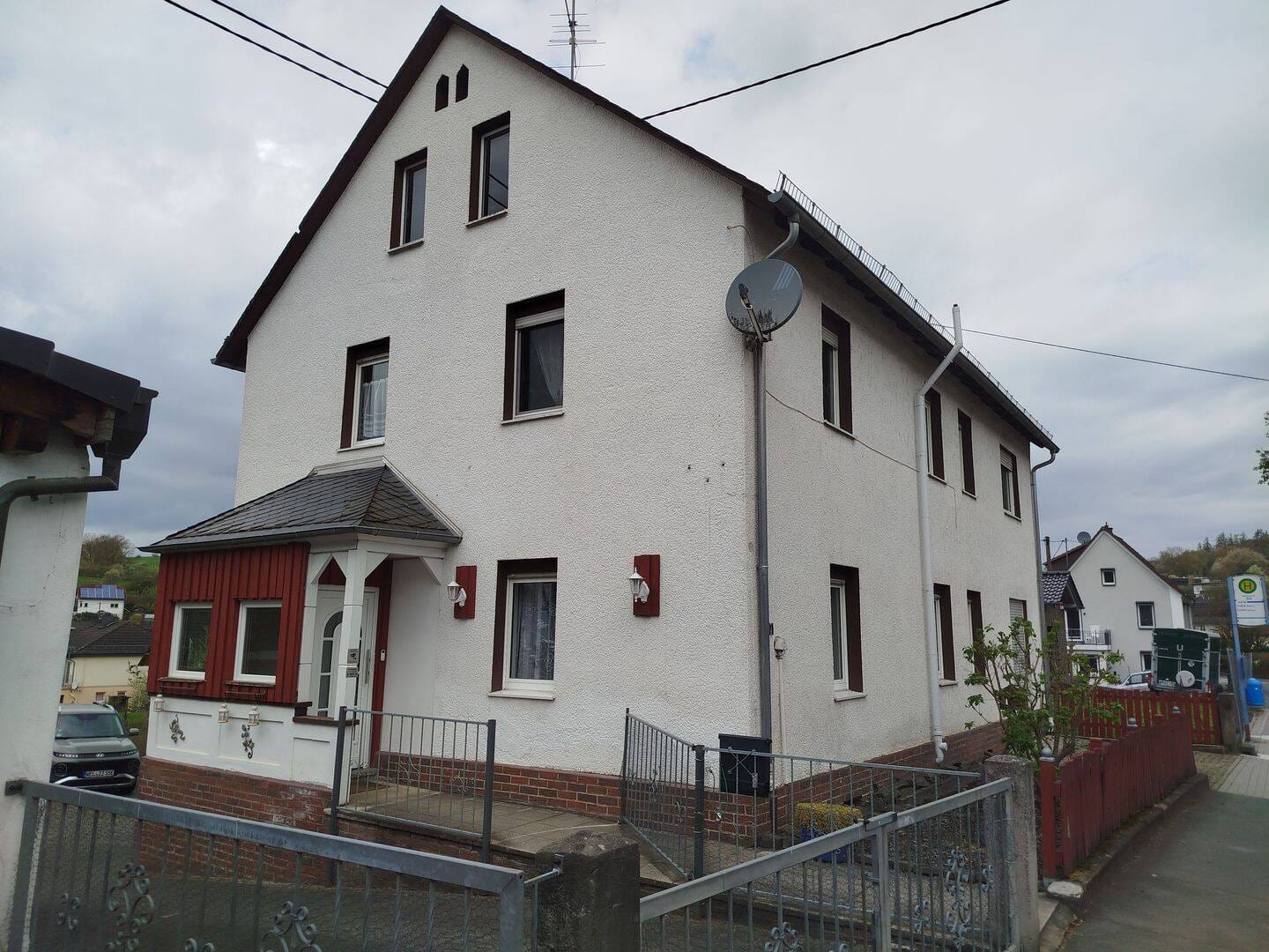 Immobilie in Löhnberg - Bezugsfertige Ein-Zweifamilienhaus mit Hof und Garten - Bild 3