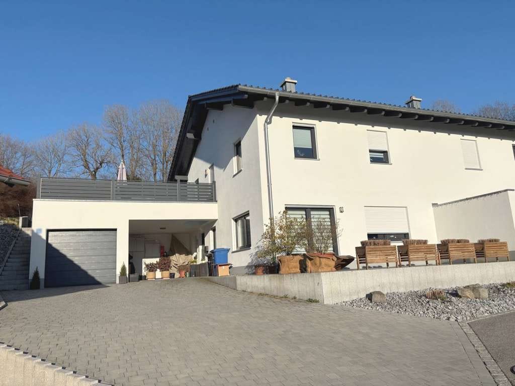 Immobilie in Zachenberg - Attraktive, moderne und vermietete Doppelhaushälfte in Zachenberg, Nähe Ruhmannsfelden - Bild 2