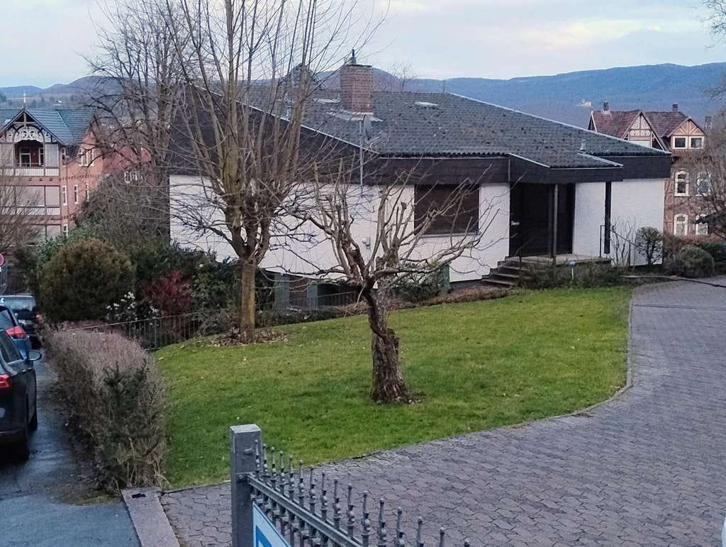 Immobilie in Bad Sooden-Allendorf - Bungalow in ruhiger und zentraler Lage - Mit Einliegerwohnung, seperater Zugang Garage - Bild 0