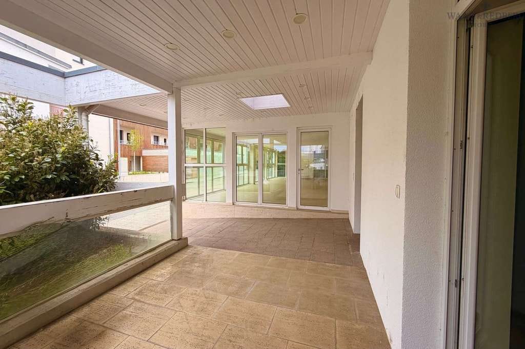 Immobilie in Pentling - Vielseitige 2-Zimmer-Erdgeschosswohnung mit Terrasse – Eigennutzung, Kapitalanlage oder Gewerbe! - Bild 1