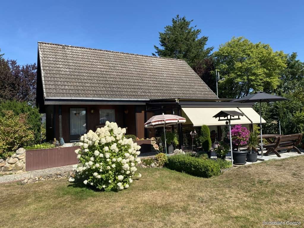 Immobilie in Sprakensehl - Frei ab September 2025! Schönes Einfamilienhaus mit großem Grundstück und Garage! - Bild 0