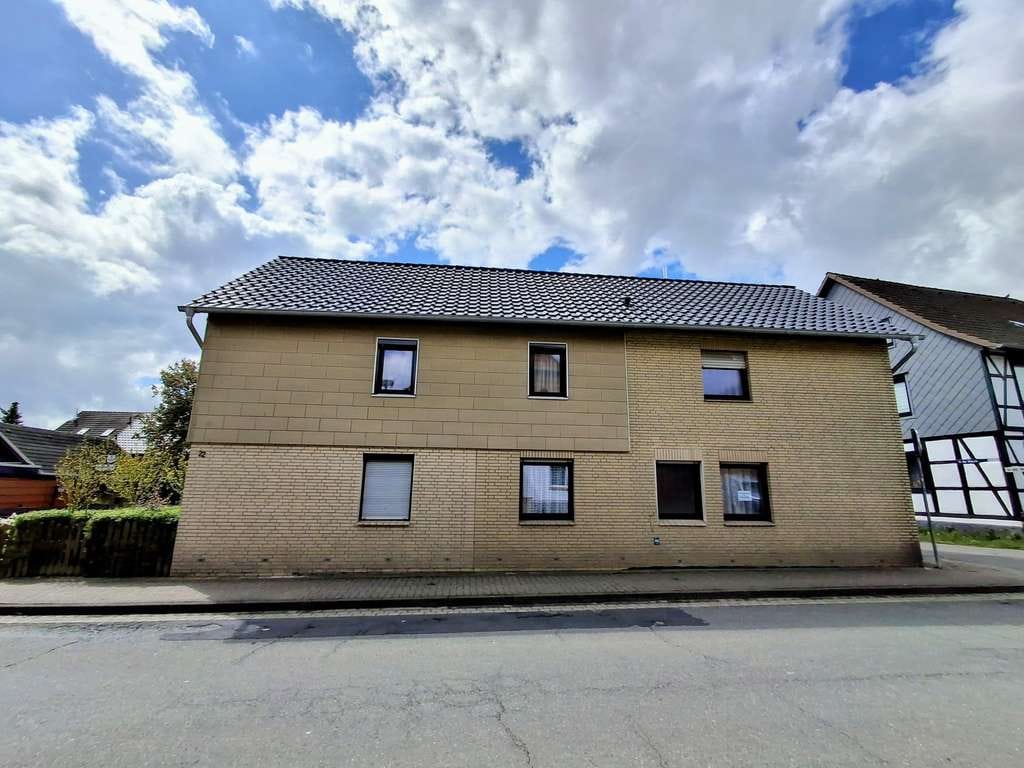 Immobilie in Lehre - Haus mit 220 m² Wfl.,  aufgeteilt in 2 Wohnungen je 110 m², Flechtorf hat sehr gute Infrastruktur, - Bild 3