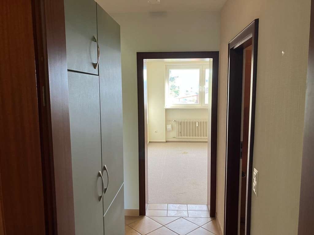 Immobilie in Viernheim - Dreizimmerwohnung mit Südbalkon und Garage - Teilsanierung nötig! - Bild 3