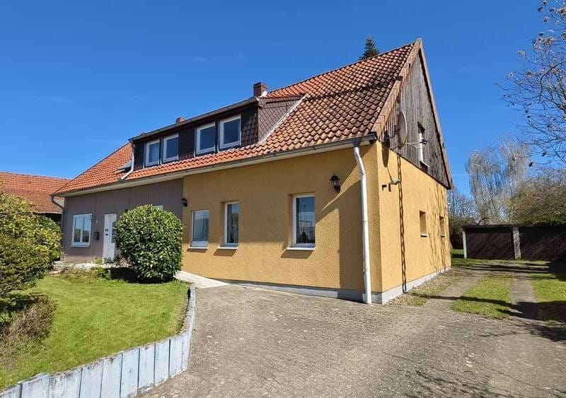 Immobilie in Uetze - Uetze - Dollbergen - Handwerkertraum - Grosses Wohnhaus zum Sanieren - Bild 0