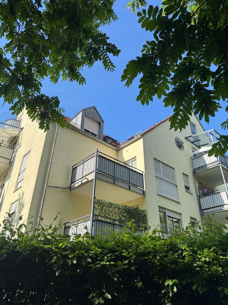 Immobilie in Karlsfeld - geräumige 1,5-Zimmer-Dachgeschosswohnung in ruhiger Wohnlage in Karlsfeld zu verkaufen! - Bild 0