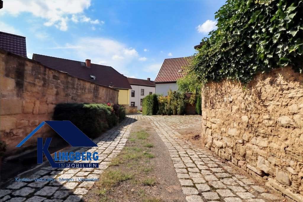 Immobilie in Kretzschau - Ein-Zweifamilienhaus mit Garagen (Wohnmobilgröße)  in Kretzschau zu verkaufen - 360°Tour ansehen! - Bild 2