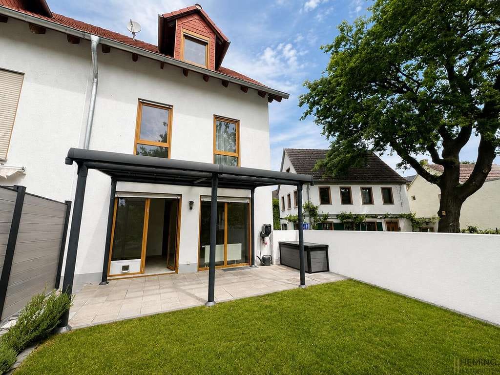 Immobilie in Mommenheim - HEMING-IMMOBILIEN -  Modernes Familienidyll im Herzen von Mommenheim mit Garten, Dachatelier und vie - Bild 1