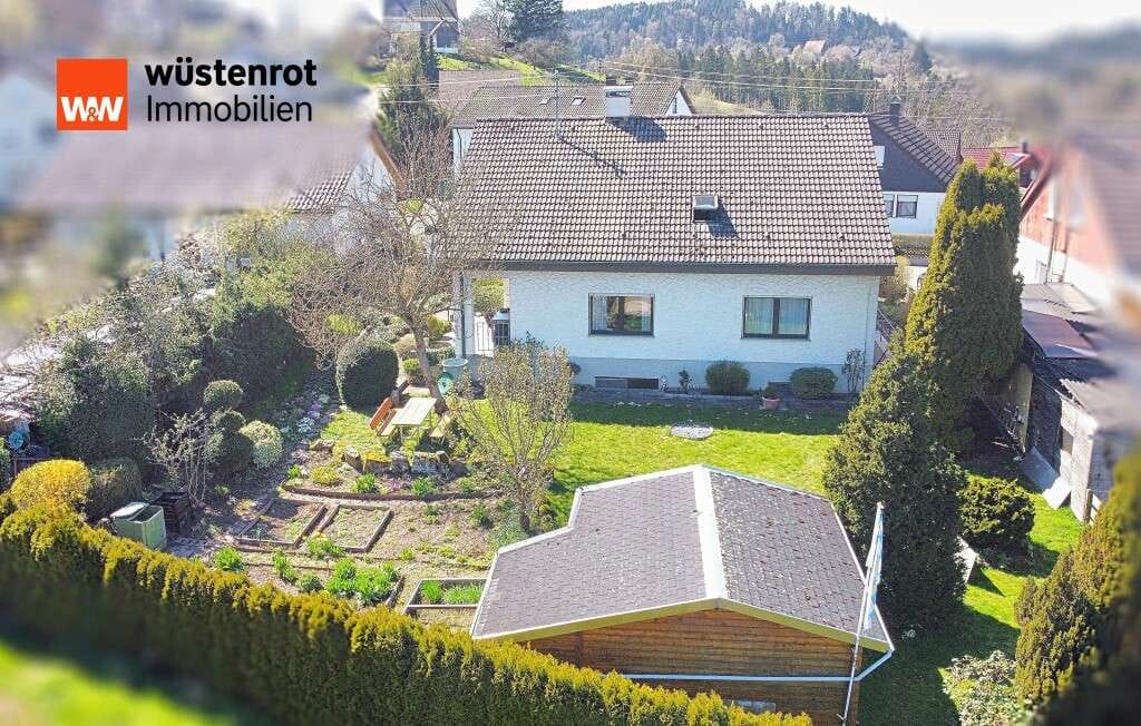 Immobilie in Abtsgmünd - Generationen-Traum mit Weitblick: Viel Platz für Ihre Zukunft in Abtsgmünd-Untergröningen - Bild 0